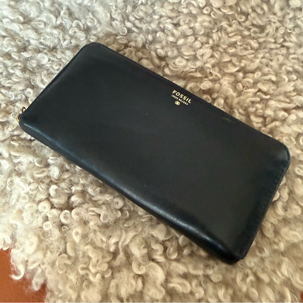 Fossil Midnight Black Leather Clutch
